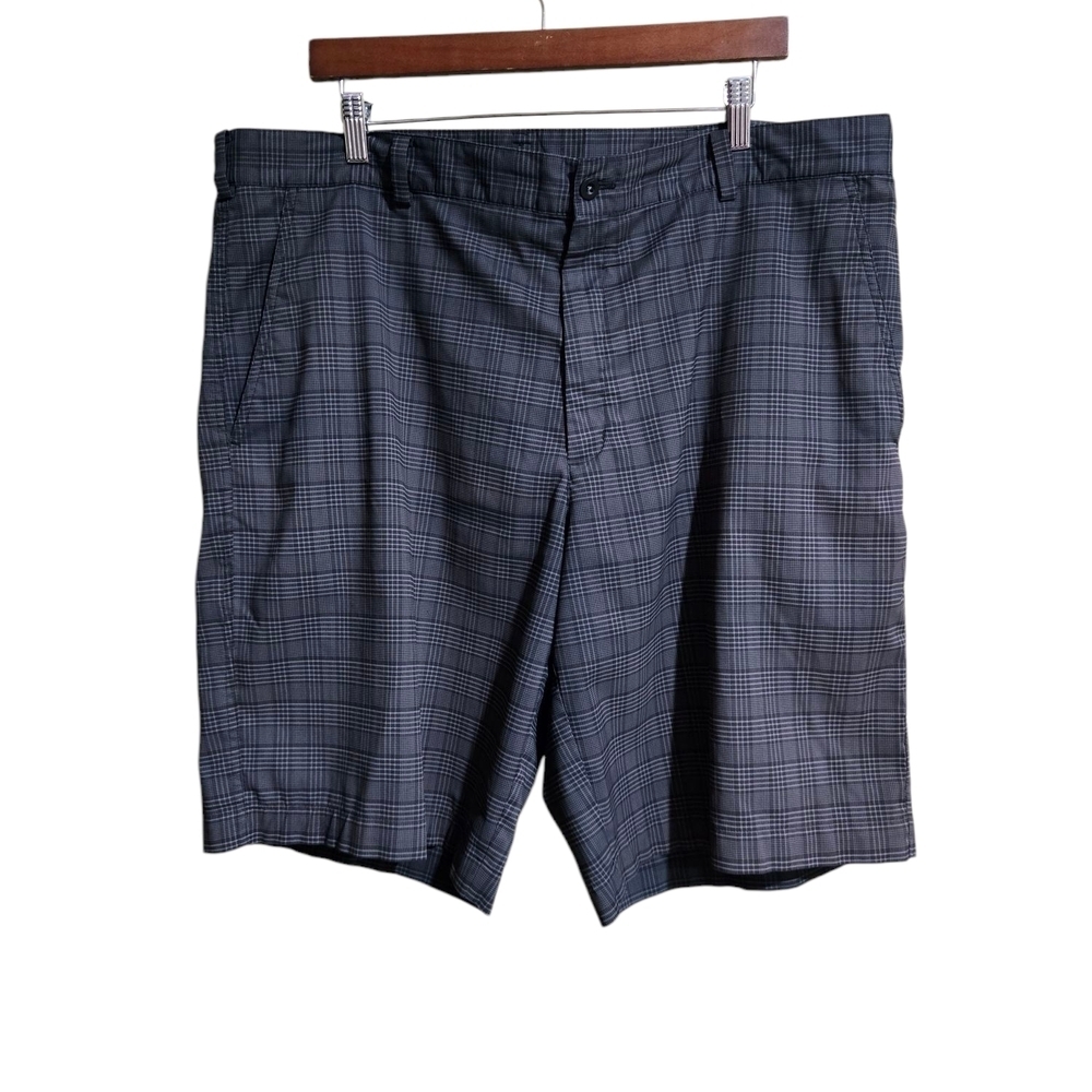 Nike Golf Dri-Fit Men's Size 40 Plaid Shorts